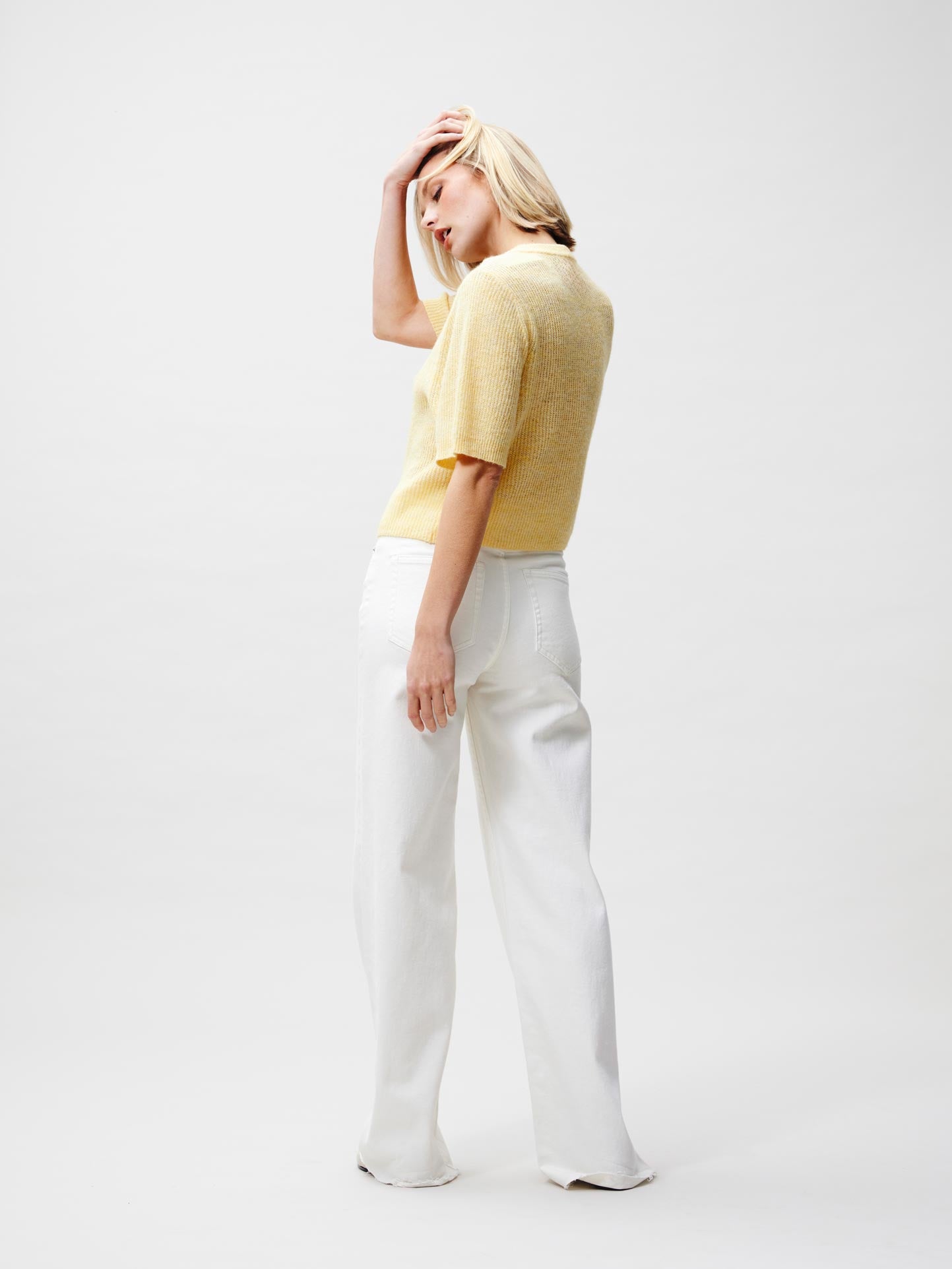 Kortmouw gebreid vest Mellow Yellow