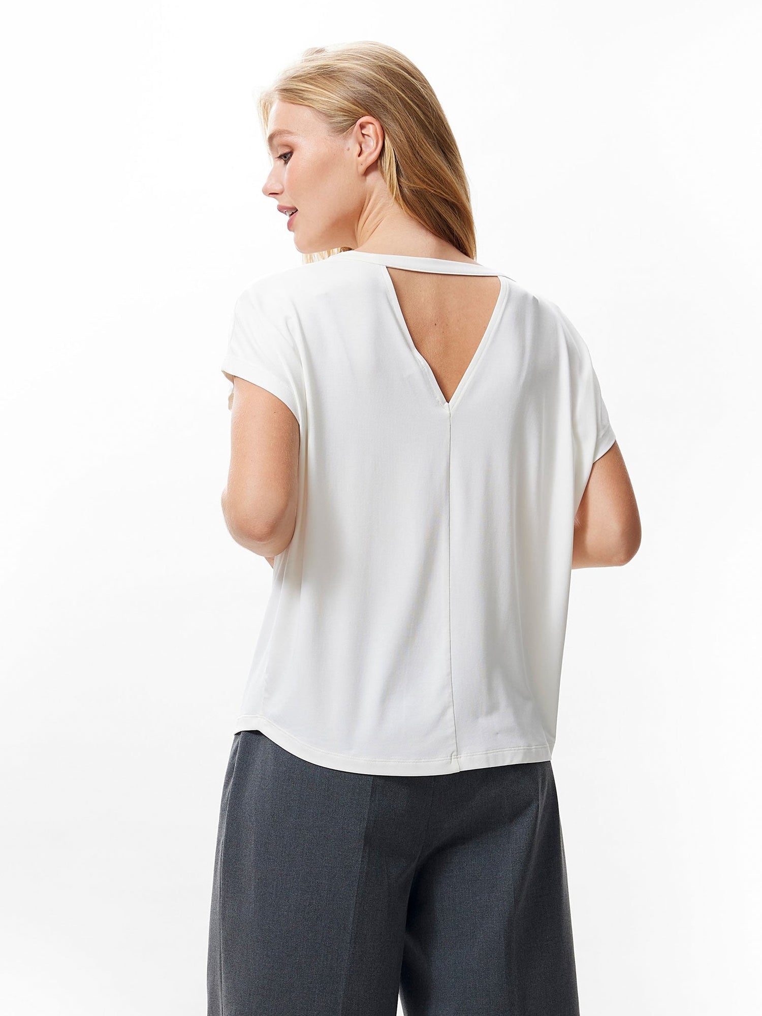 Tshirt with open back detail Egret