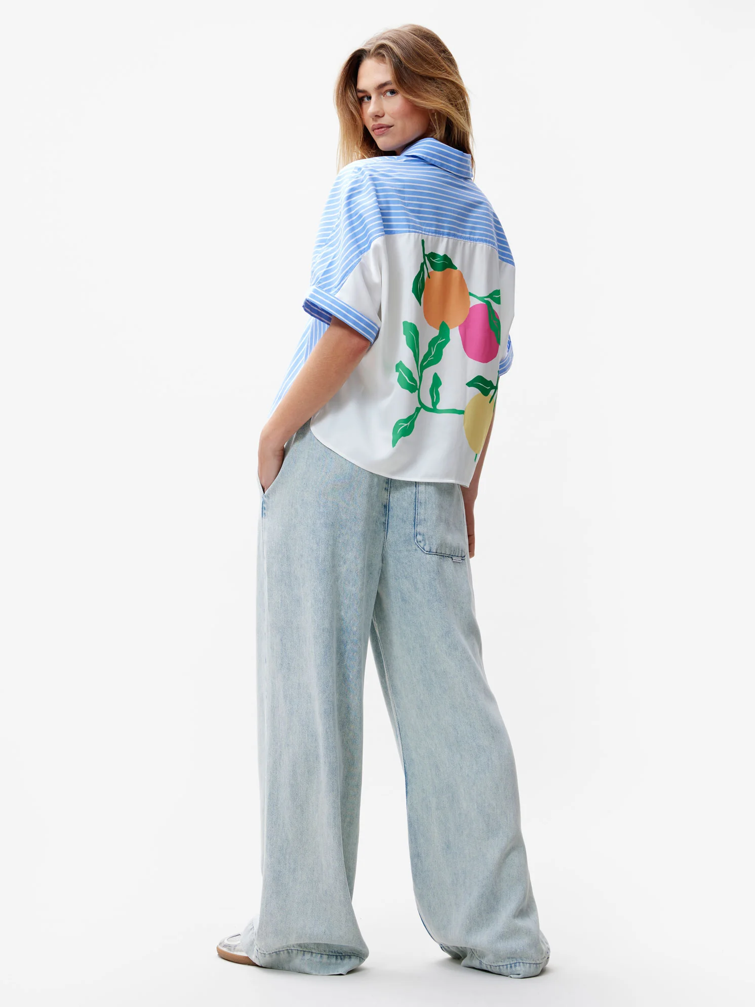 Short sleeve blouse with graphic Blue