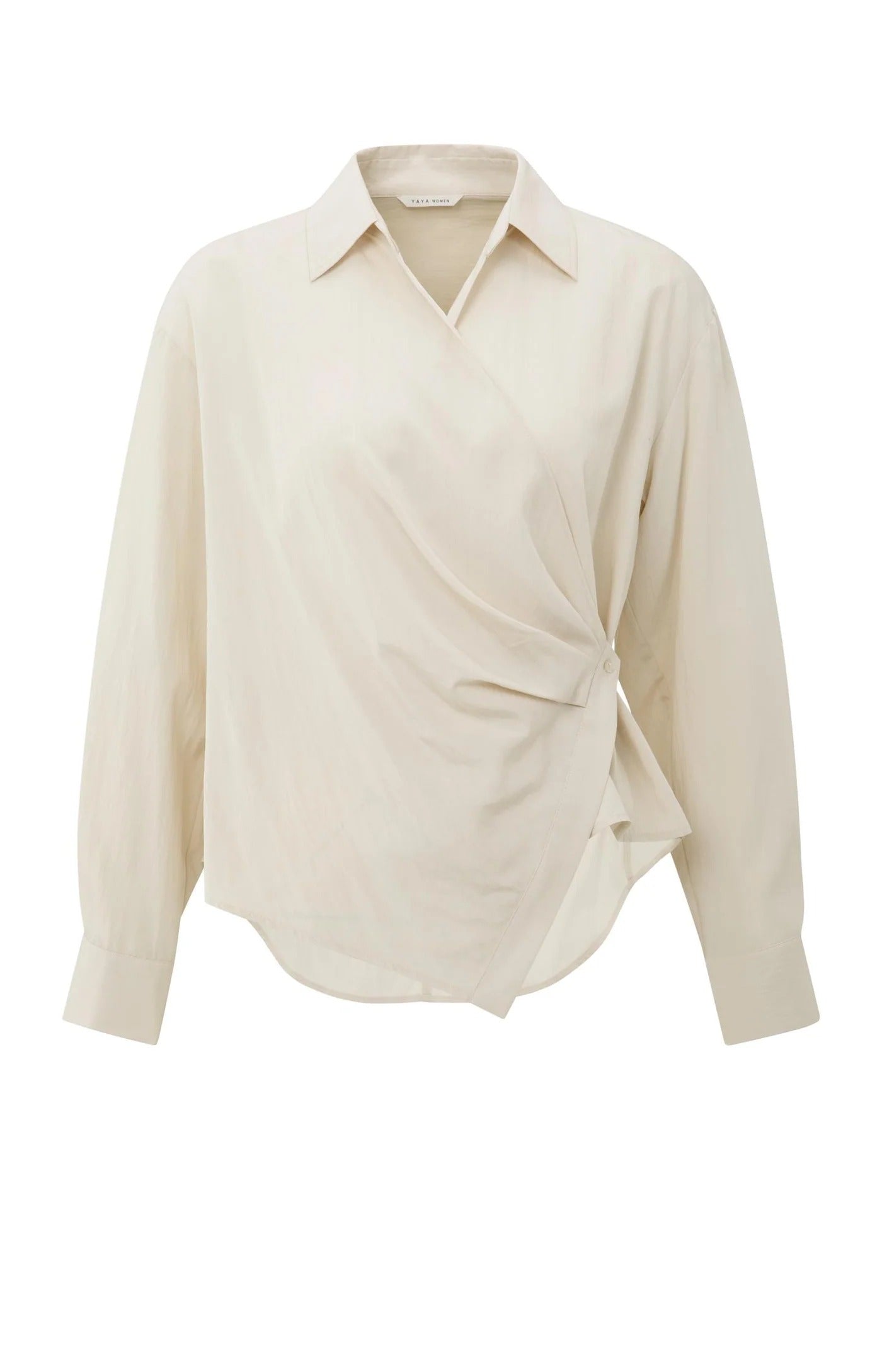 Eng anliegende Bluse in Wickeloptik mit langen Ärmeln Beige