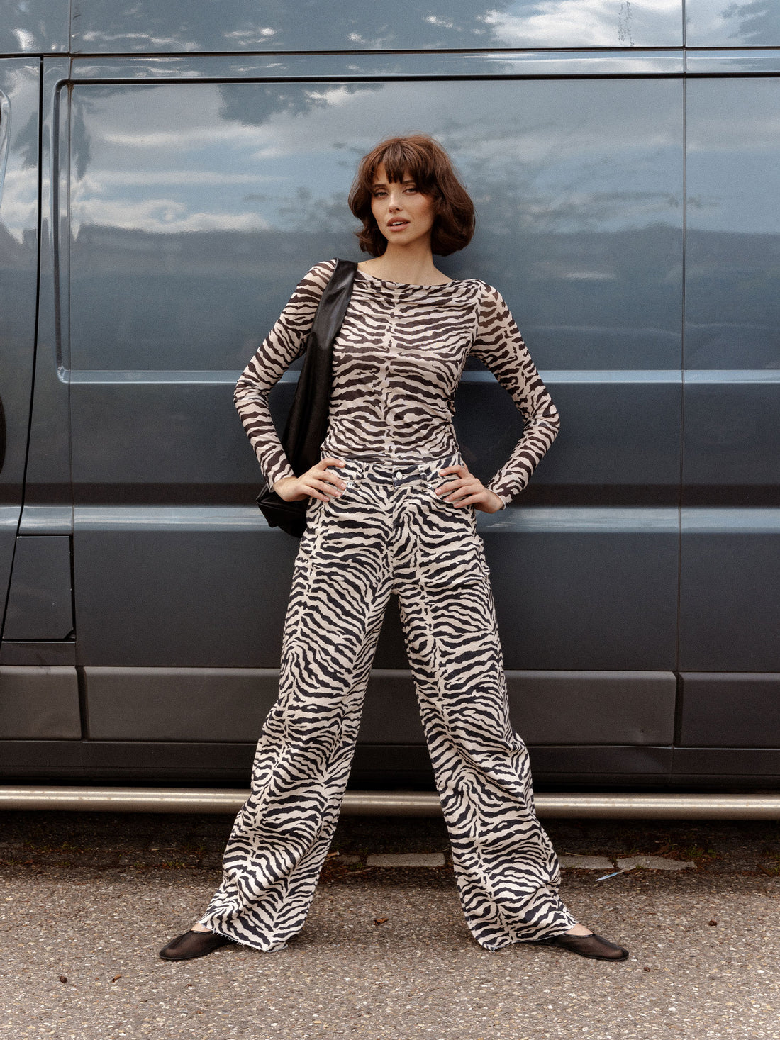 Loose fit zebra jeans Sand