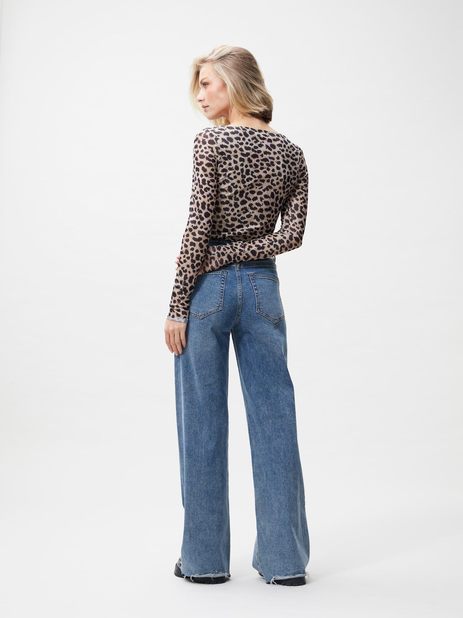 Cheetah mesh long sleeve Cement