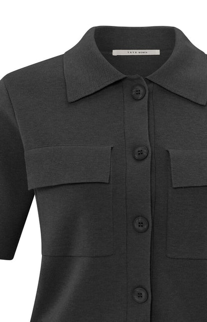 Kurzärmeliger Cardigan mit Brusttaschen Phantom