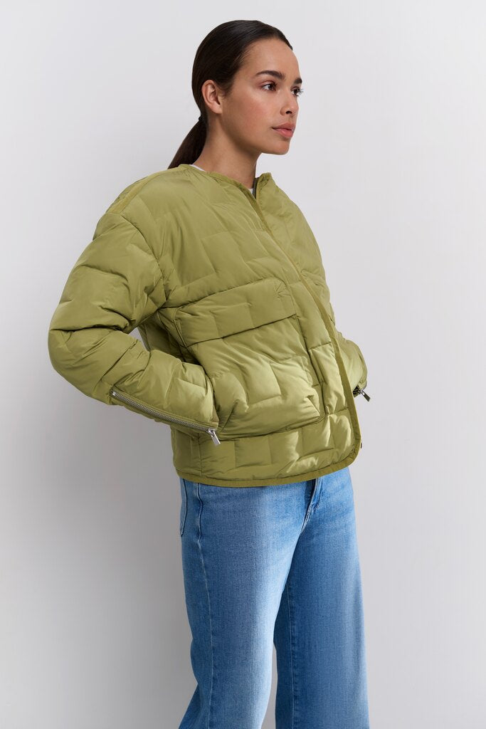 Kurze SteppJacke mit Taschen und Reißverschluss Olive