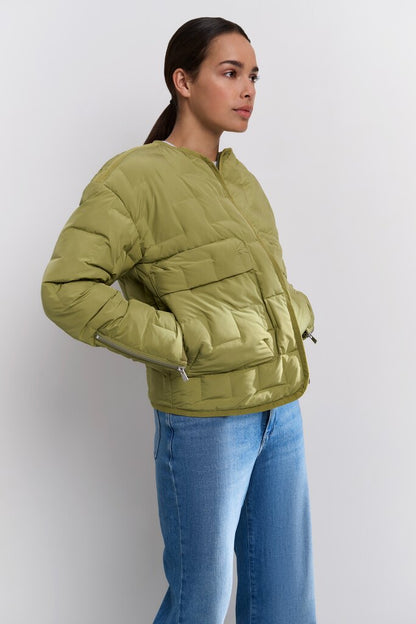 Kurze SteppJacke mit Taschen und Reißverschluss Olive